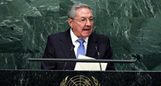 Raul Castro Calls For US to Lift Trade Embargo