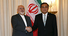 Zarif Visits Bangkok, Holds Talks with Thai Premier
