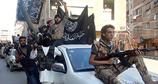 Daesh, Al-Nusra Continues Clashes in Eastern Lebanon
