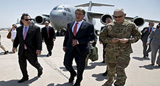 US War Chief Arrives in Iraq on Surprise Visit
