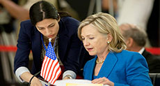 Clinton Email Scandal: FBI Interviews Aides as Probe Advances
