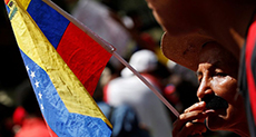 Venezuelan Campaign for Maduro Recall Passes First Hurdle