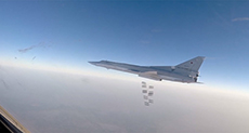 Russian Bombers Destroy Daesh Chemical Weapons Plant in Raqqa
