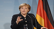 EU Nations Mustn’t Refuse Muslim Refugees, Merkel Says