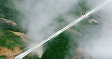 China’s Zhangjiajie Glass Bridge Closes After Two Weeks

