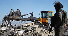 ’Israeli’ Authorities Demolish 3 Palestinian Houses in Al-Quds