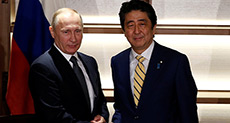Putin Meets Japan’s Abe to Talk Peace Treaty, Closer Ties