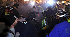 Trump Inauguration: Police Clash with Protesters in Washington