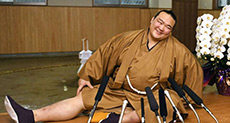 Japan Gets First Sumo Champion in 19 Years