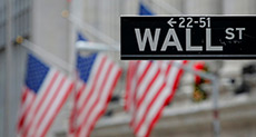 Trump Orders Review of Bank, Retirement Rules
