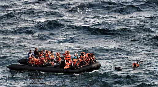 100 Refugees Missing after Boat Sinks off Libya