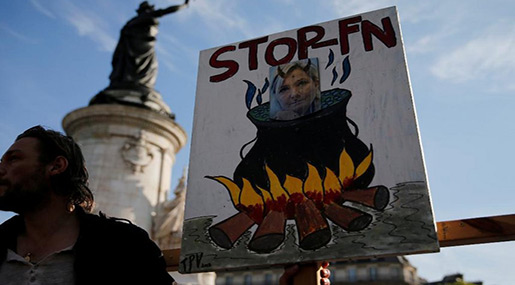 French Election: Hollande Urges Nation to Reject Le Pen
