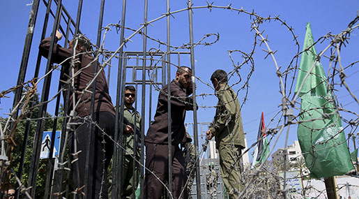 ICRC Visits Hunger-Striking Palestinian Detainees in ‘Israeli’ Prisons