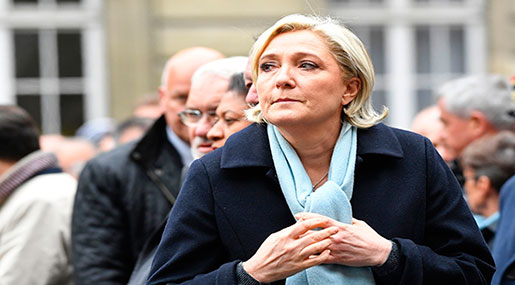 Le Pen’s Top Aide Says She Must Realize ‘Quitting Euro’ Debate is Over