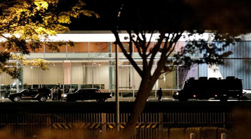 Brazil: Driver Rams His Car into Presidential Residence