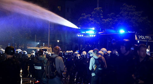 Hamburg G20: German Police Use Water Cannons against Protesters 