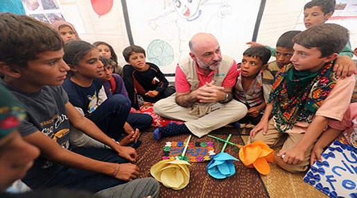 Syria: Raqqa Children Tormented by Beheading, Bombs