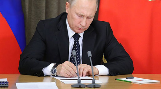 Putin Signs Law to Ratify Russia-Syria Agreement to Expand Naval Base in Tartus
