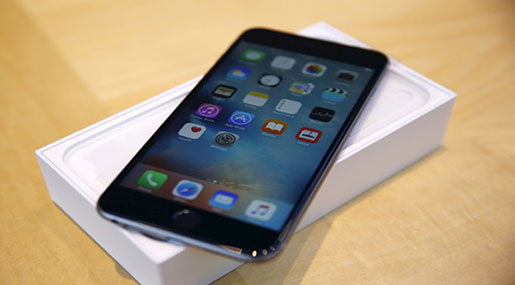 Apple Admits Slowing down Batteries of Older iPhones, Apologizes