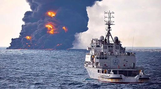 Chinese Ships Clean-Up Massive Oil Spill from Sunken Iranian Ship