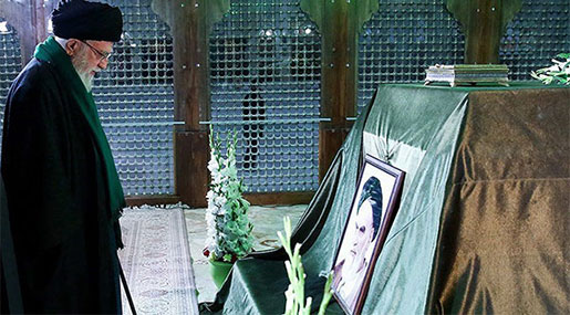 Imam Khamenei Pays Tribute to Imam Khomeini, Sacred Defense Martyrs [Photos]