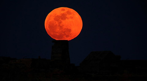 Fake Super Moon Facebook Live Video Gets 16 Million Views