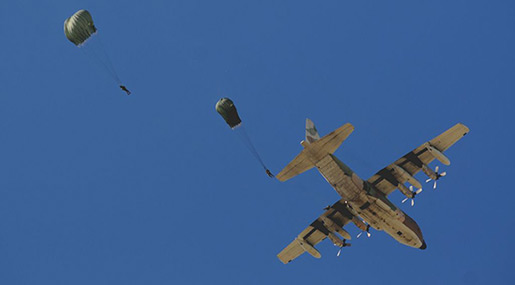 «Israel» Holds Largest Paratroops Drills Since 2012