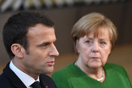 Merkel, Macron Discuss Reforms for EU’s Disintegration