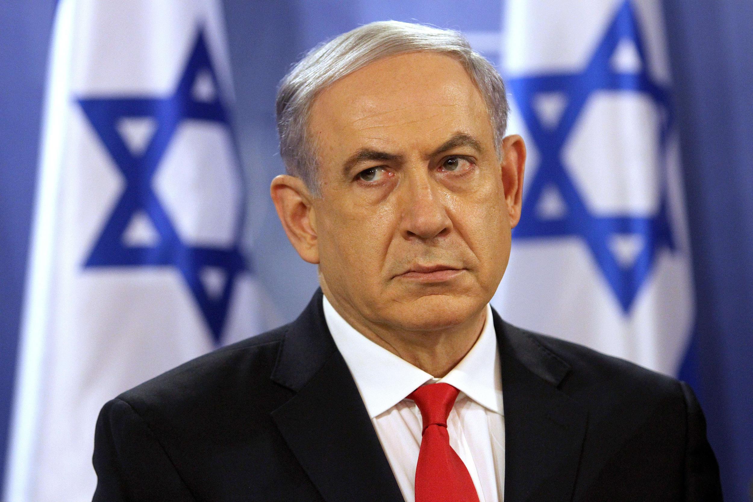 US Politics in a Rift: Bush Urges Obama Not to lift Iran Sanctions
