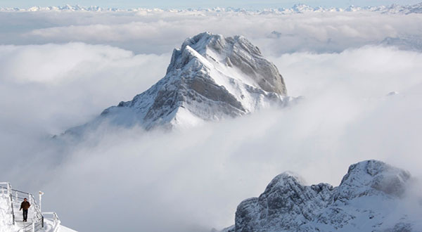 Bodies of Swiss Couple Missing For 75 Years Found On Glacier Bodies of Swiss Couple Missing For 75 Years Found On Glacier