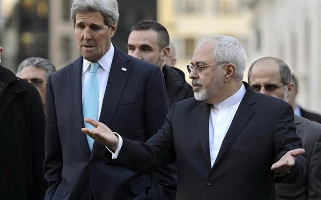 Kerry Meets Zarif over Nuke Deal Sanctions
