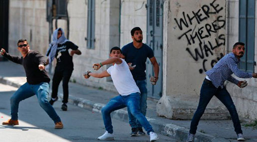 ‘Israeli’ Forces Shell, Tear Gas Supporters of Palestinian Hunger Strikers