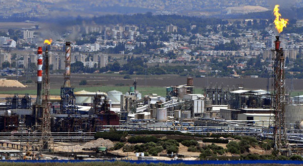 800 ‘Israeli’ Layoffs as Hezbollah-Threatened Ammonia Tank Closes, Employees Protest