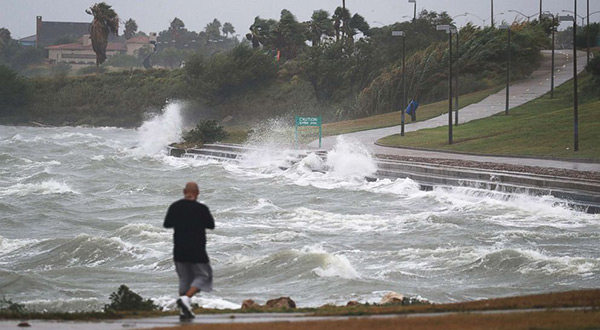 Hurricane Harvey Barrels Toward Texas as Category 4 Storm