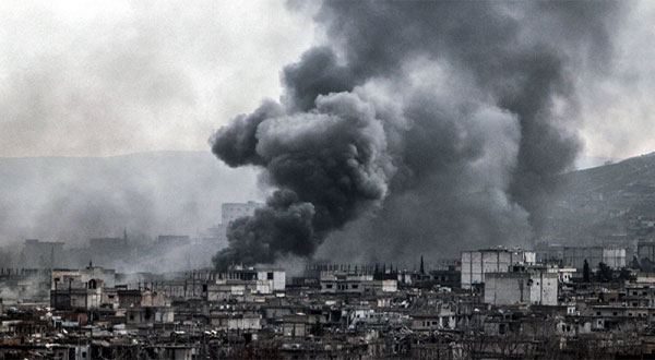 Syria: US-led Strikes 'Kill 100 Raqqa Civilians' in 48 Hours Syria: US-led Strikes ’Kill 100 Raqqa Civilians’ in 48 Hours