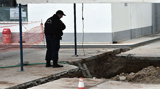 70,000 Evacuated In Greece to Defuse WWII Bomb 70,000 Evacuated In Greece to Defuse WWII Bomb
