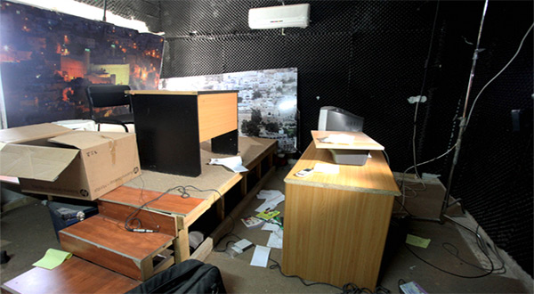 IOF Raids Palestinian TV Station in Al-Khalil