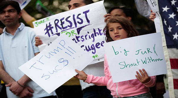 Protests in Italy as Trump Arrives to Meet Pope