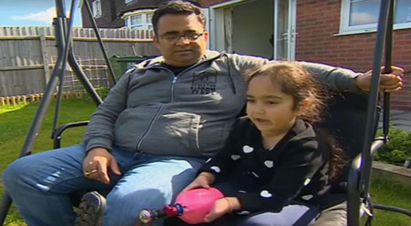 Seven-Yo Shows Friends Her New Prosthetic Leg, Their Reaction Is Beautiful Seven-Yo Shows Friends Her New Prosthetic Leg, Their Reaction Is Beautiful