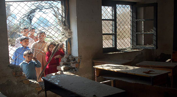 Bomb Hits Girls' School in NW Pakistan