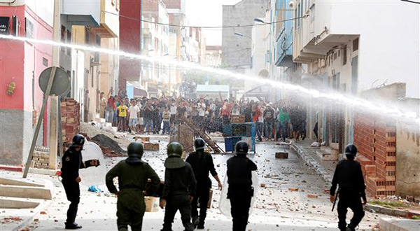 Moroccan police clash with protesters 