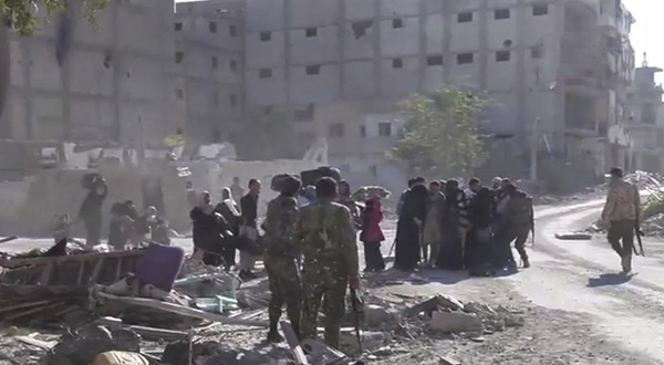 Daesh militants surrendering 