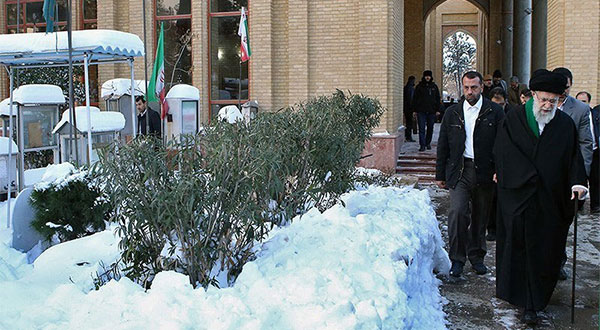 Imam Khamenei Pays Tribute to Imam Khomeini, Islamic Revolution Martyrs 
