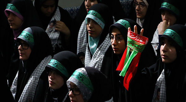 Imam Khamenei Meets Iranian Youth