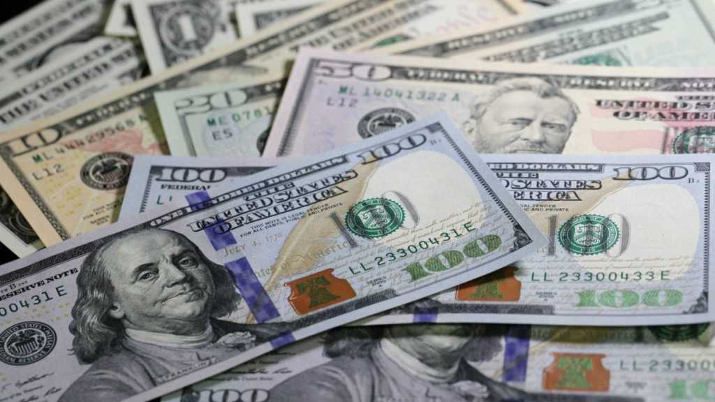 Dollar Down On Fresh Trump Trade Threats