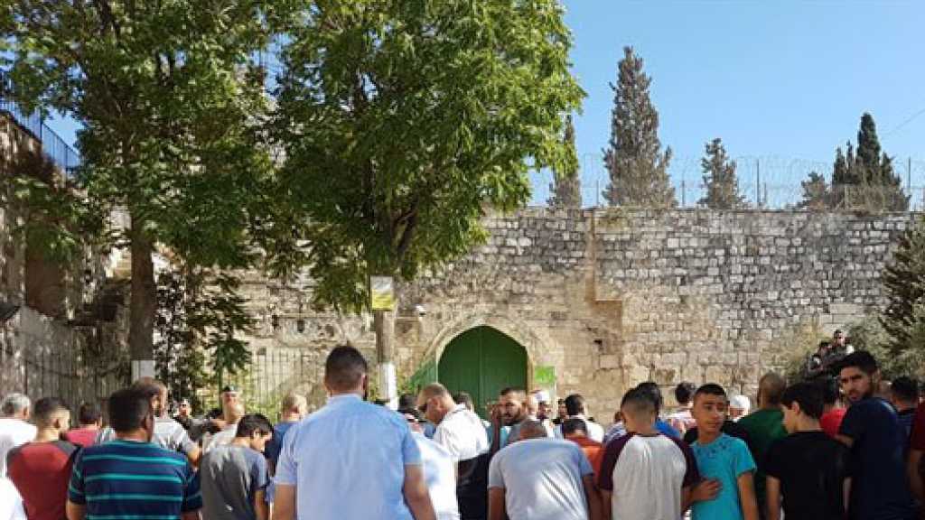 “Israeli” Forces Storm Al-Aqsa, Attack Worshippers