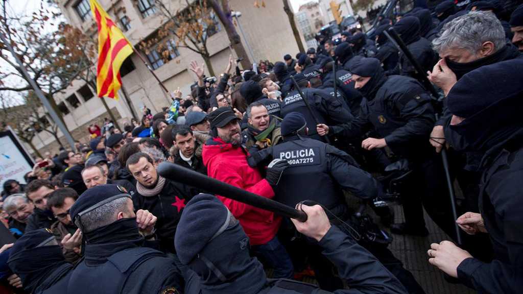 Police Clash with Catalan Separatists in Barcelona
