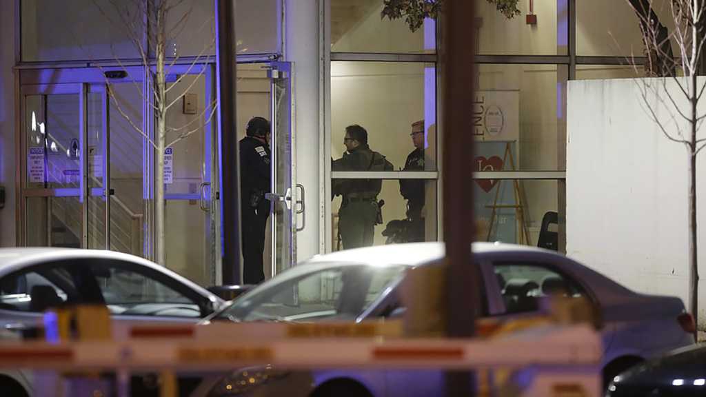 Chicago Shooting: Police Officer, Three Killed After Gunman Goes On Rampage in Mercy Hospital