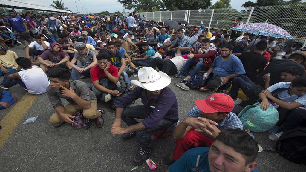 US Border Forces Flex Muscles: Migrants Defy Trump 