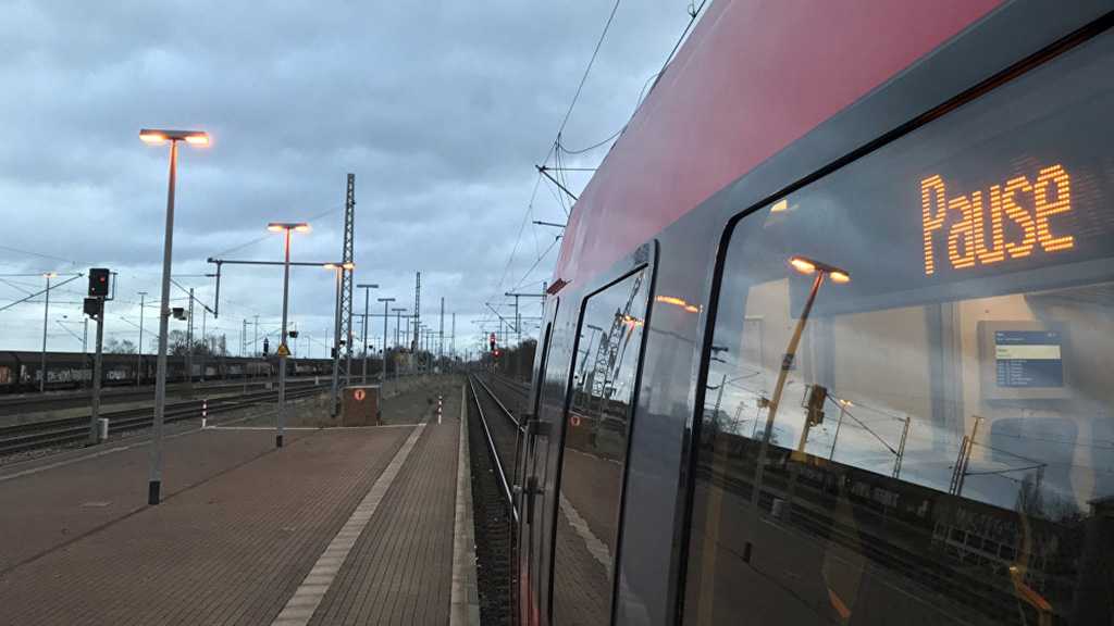 Germany: Police Find Daesh Flag after Suspected Attack on Railway